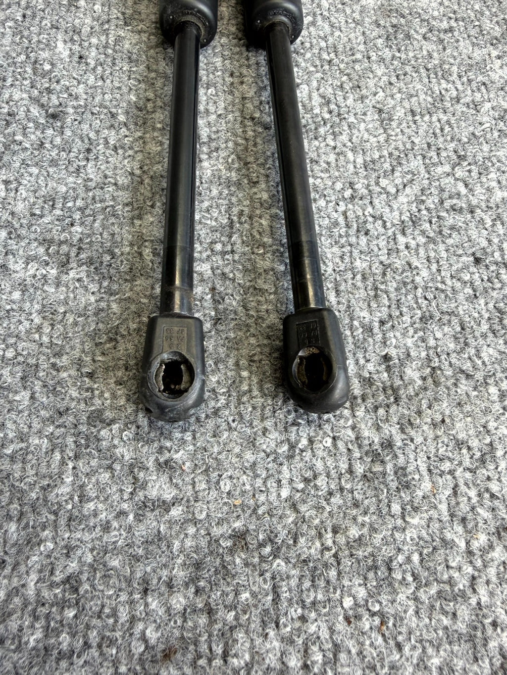 2017 – 2023 TESLA MODEL 3 REAR LEFT & RIGHT TRUNK SHOCK STRUT OEM, 1091560-00-B