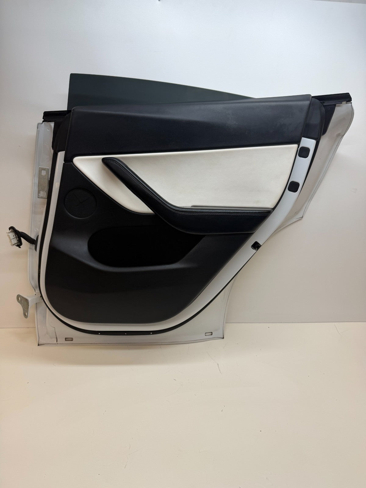 2020-24 Tesla Model Y Rear Right Passenger Side Complete Door Assembly White