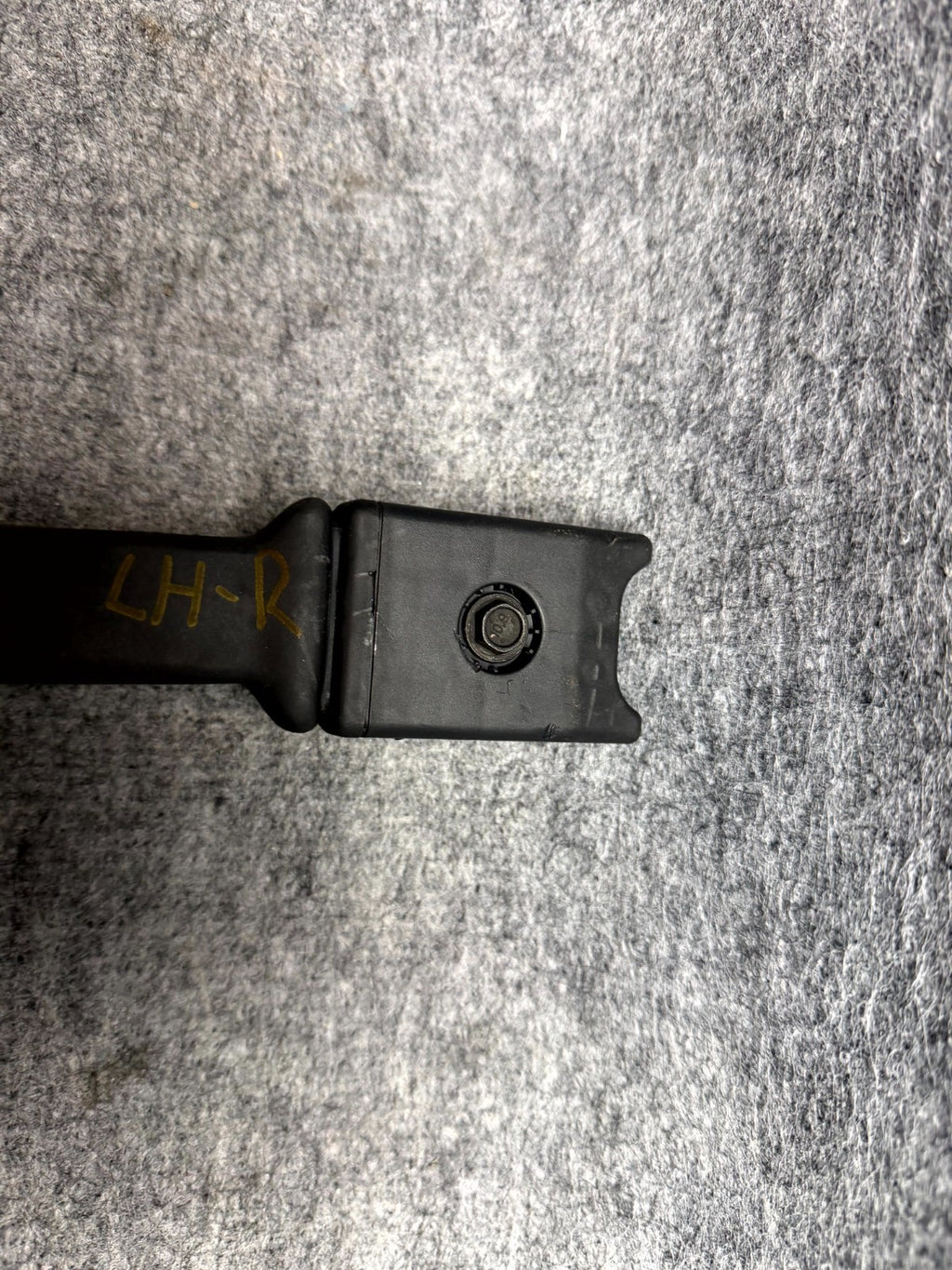♦️2012 - 2020 TESLA MODEL S FRONT RIGHT SEAT BELT PRETENSIONER OEM, 1005265-05-E