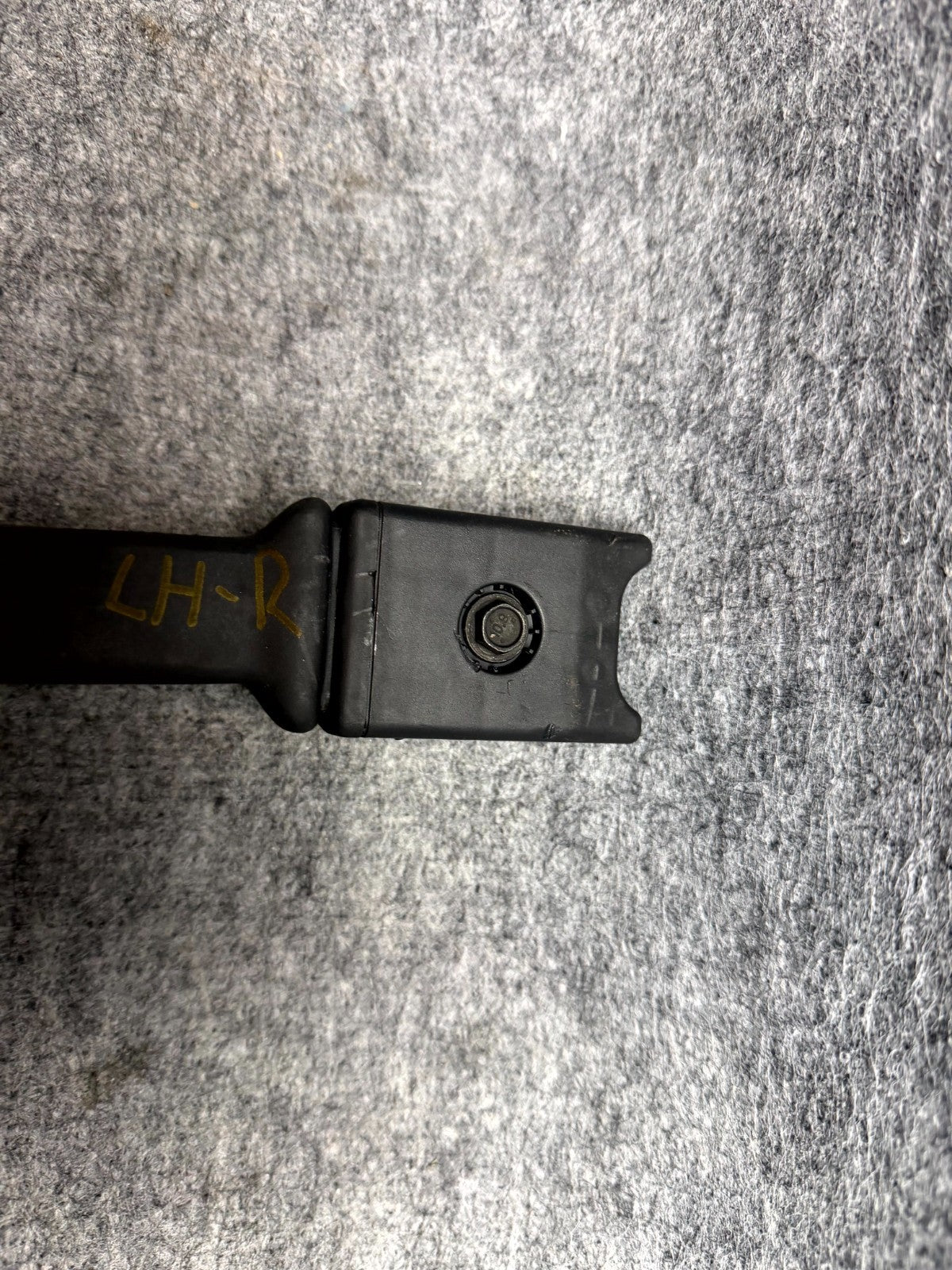 ♦️2012 - 2020 TESLA MODEL S FRONT RIGHT SEAT BELT PRETENSIONER OEM, 1005265-05-E