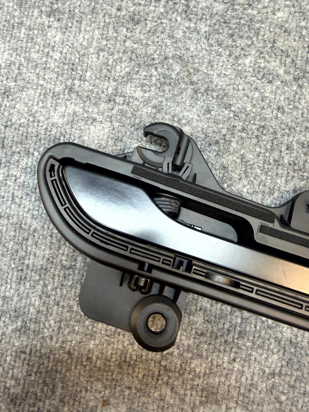 2020 - 2024 TESLA MODEL Y FRONT/REAR RIGHT SIDE DOOR HANDLE OEM, 1528115-00-D