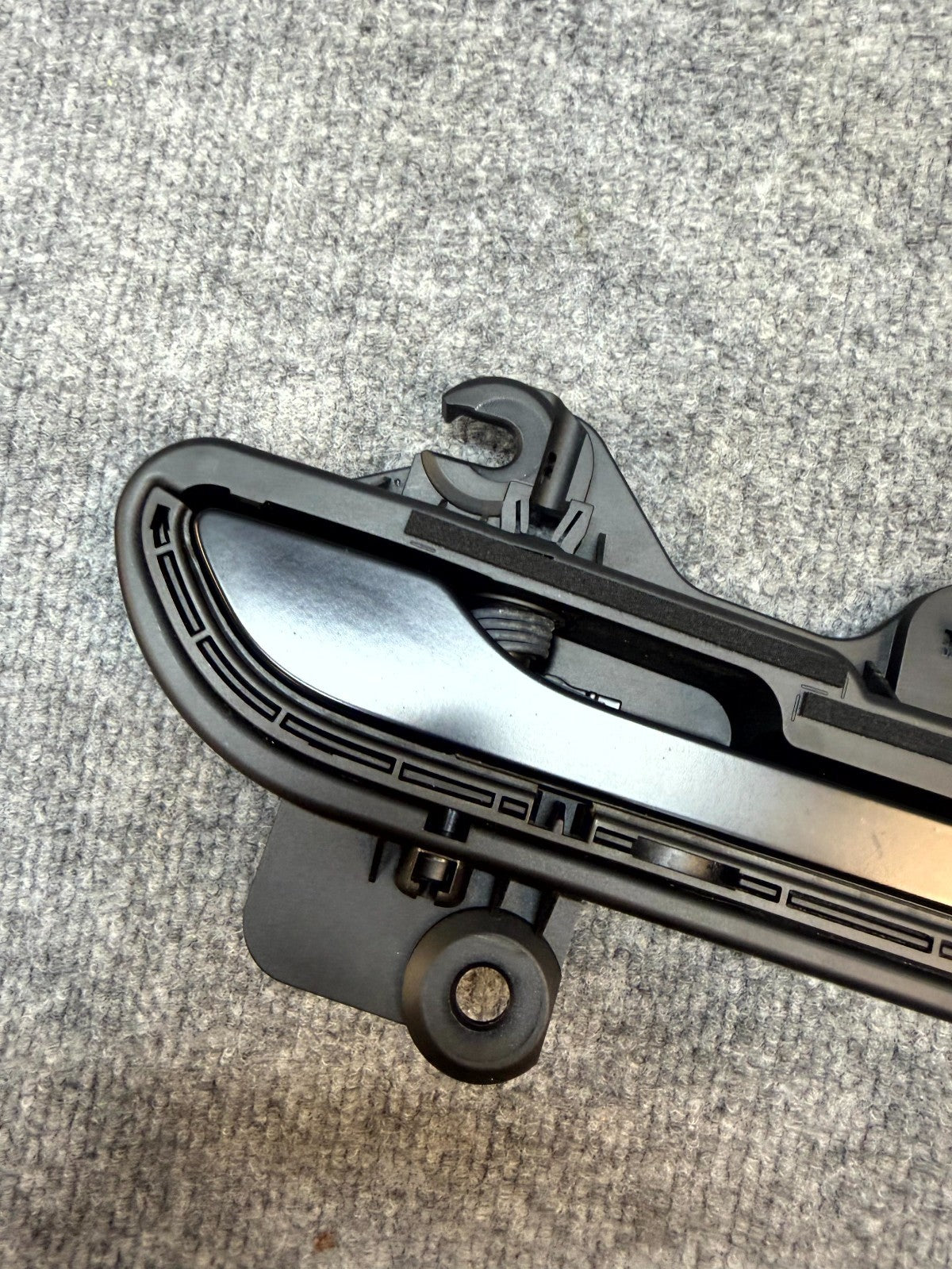2020 - 2024 TESLA MODEL Y FRONT/REAR RIGHT SIDE DOOR HANDLE OEM, 1528115-00-D