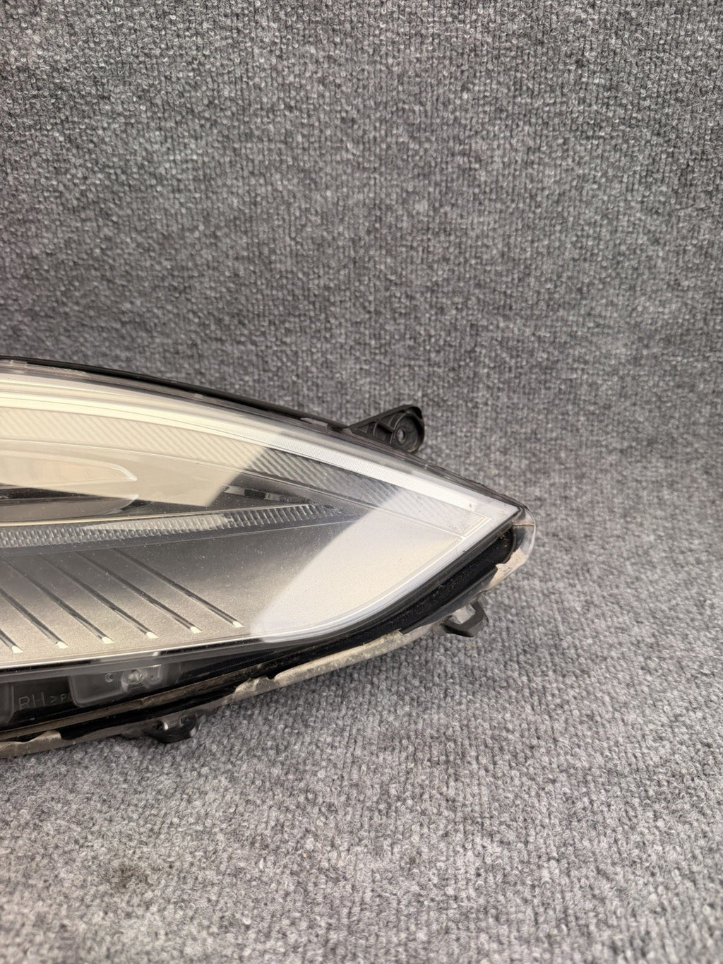 OEM 2012-2016 Tesla Model S HID Complete Right Passenger Headlight 6005907-00-D