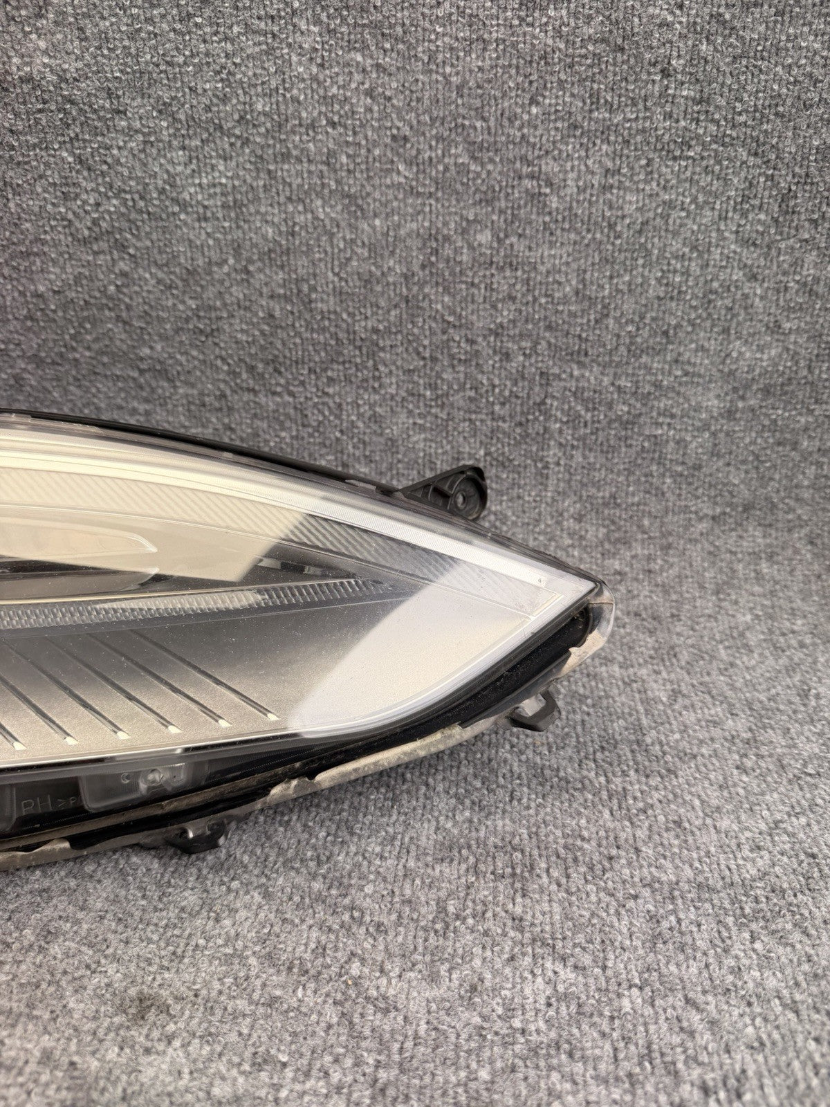 OEM 2012-2016 Tesla Model S HID Complete Right Passenger Headlight 6005907-00-D