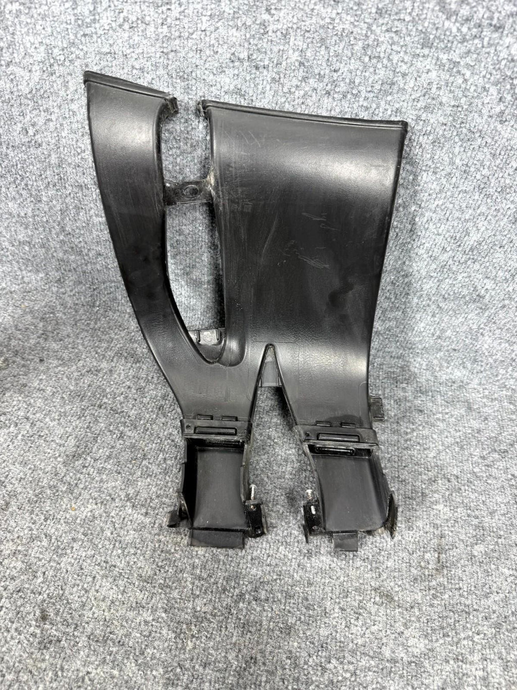 2016-2020 Tesla Model S Left Driver Side Air Duct Vent OEM, 1043927-00-E