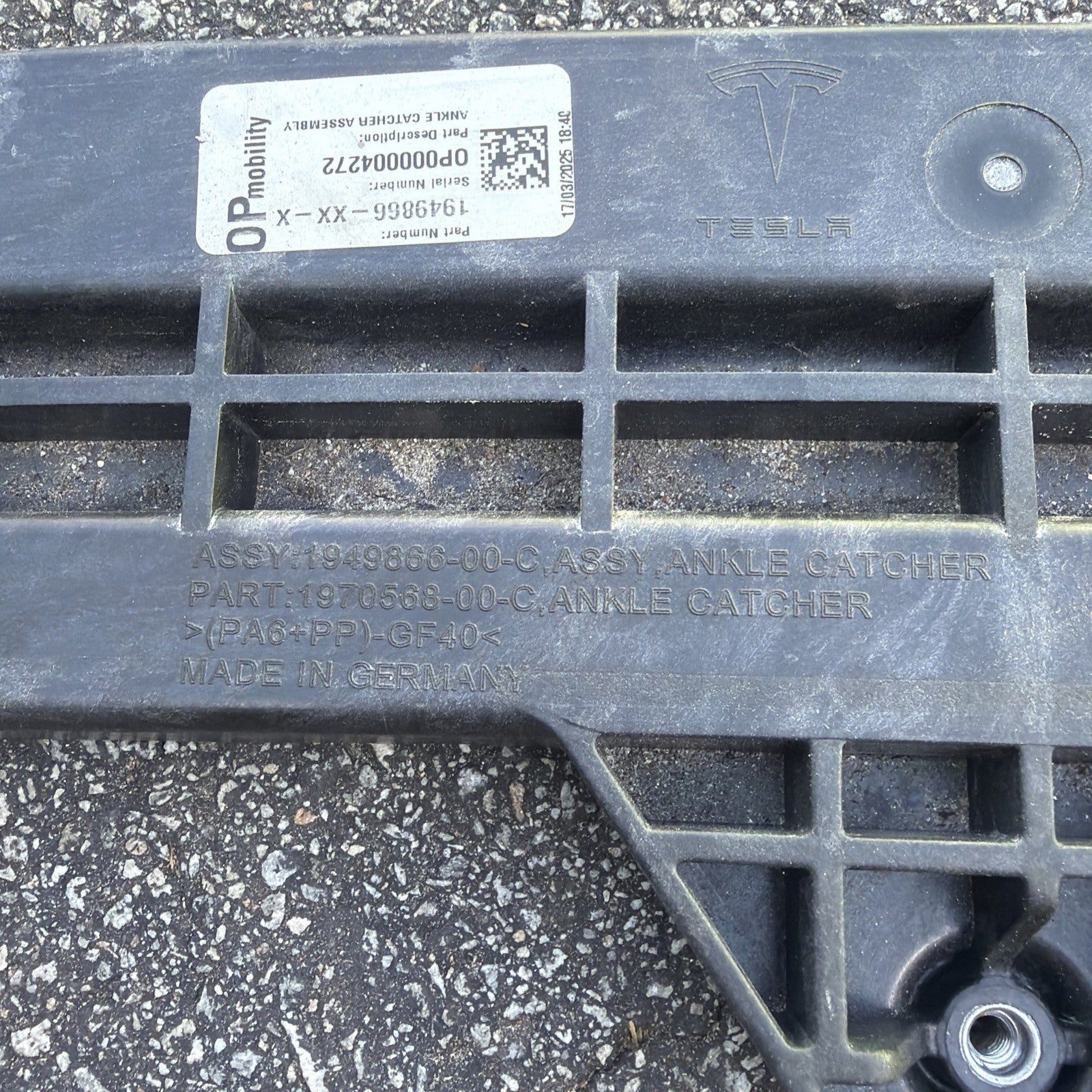 2025-2026 Tesla Model Y Front Bumper Reinforcement Ankle Catcher 1949866-00-C