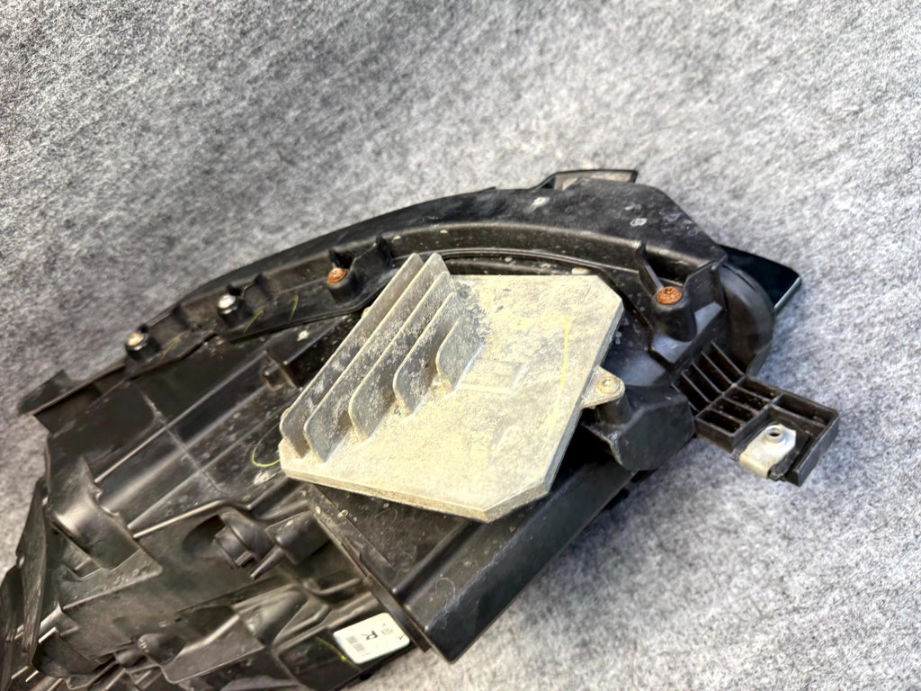 ♦️2017-2023 TESLA MODEL 3 FRONT RIGHT SIDE HEADLIGHT ASSEMBLY OEM, 1077372-00-K
