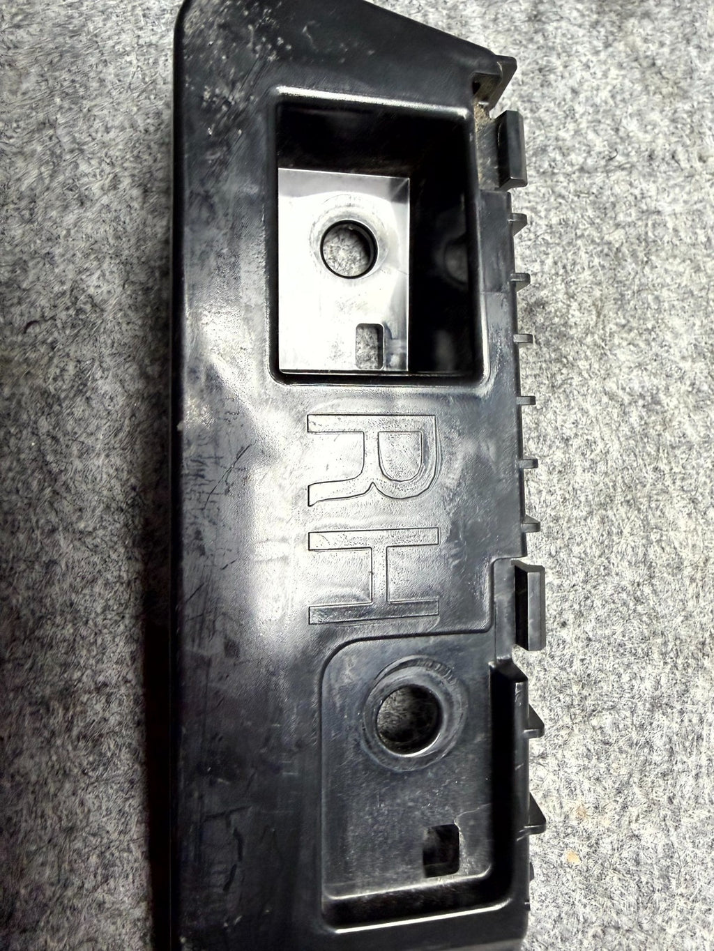 ♦️2017 - 2023 TESLA MODEL 3 RIGHT SIDE BUMPER BRACKET PLASTIC OEM, 1083993-00-D