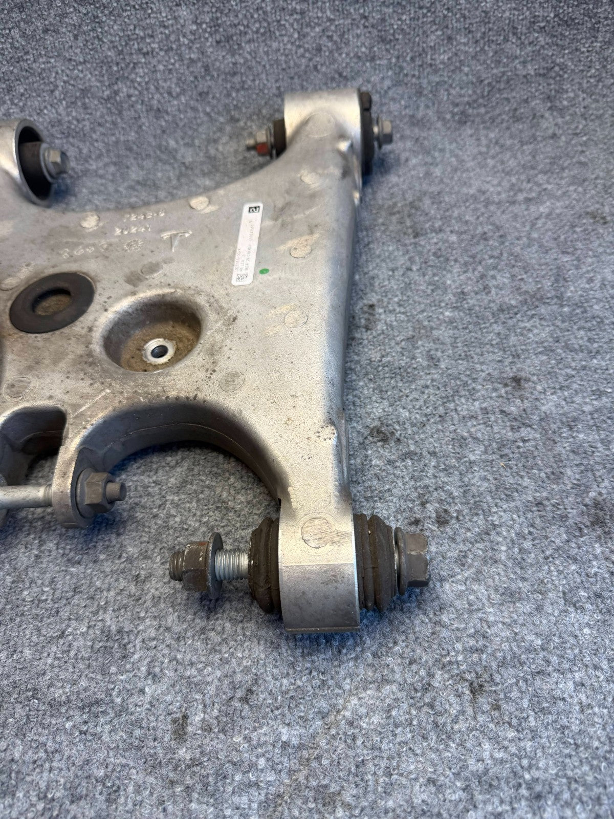 2012 - 2020 TESLA MODEL S REAR LEFT OR RIGHT SIDE LOWER CONTROL ARM OEM