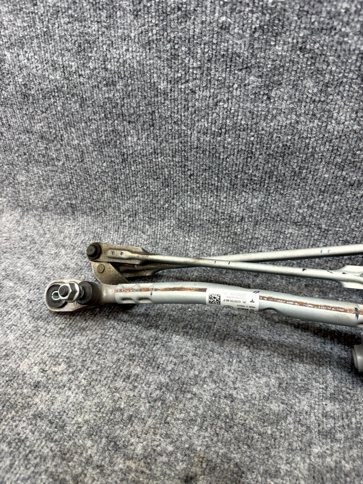 2020 - 2024 TESLA MODEL Y FRONT WINDSHIELD WIPER MOTOR OEM, 1076725-99-F