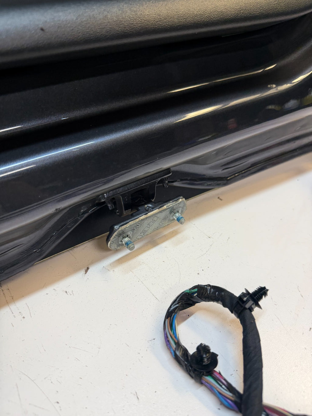 2016-2020 Tesla  Model S Liftgate Trunk Lid Tailgate Hatch Shell Black w/ Glass
