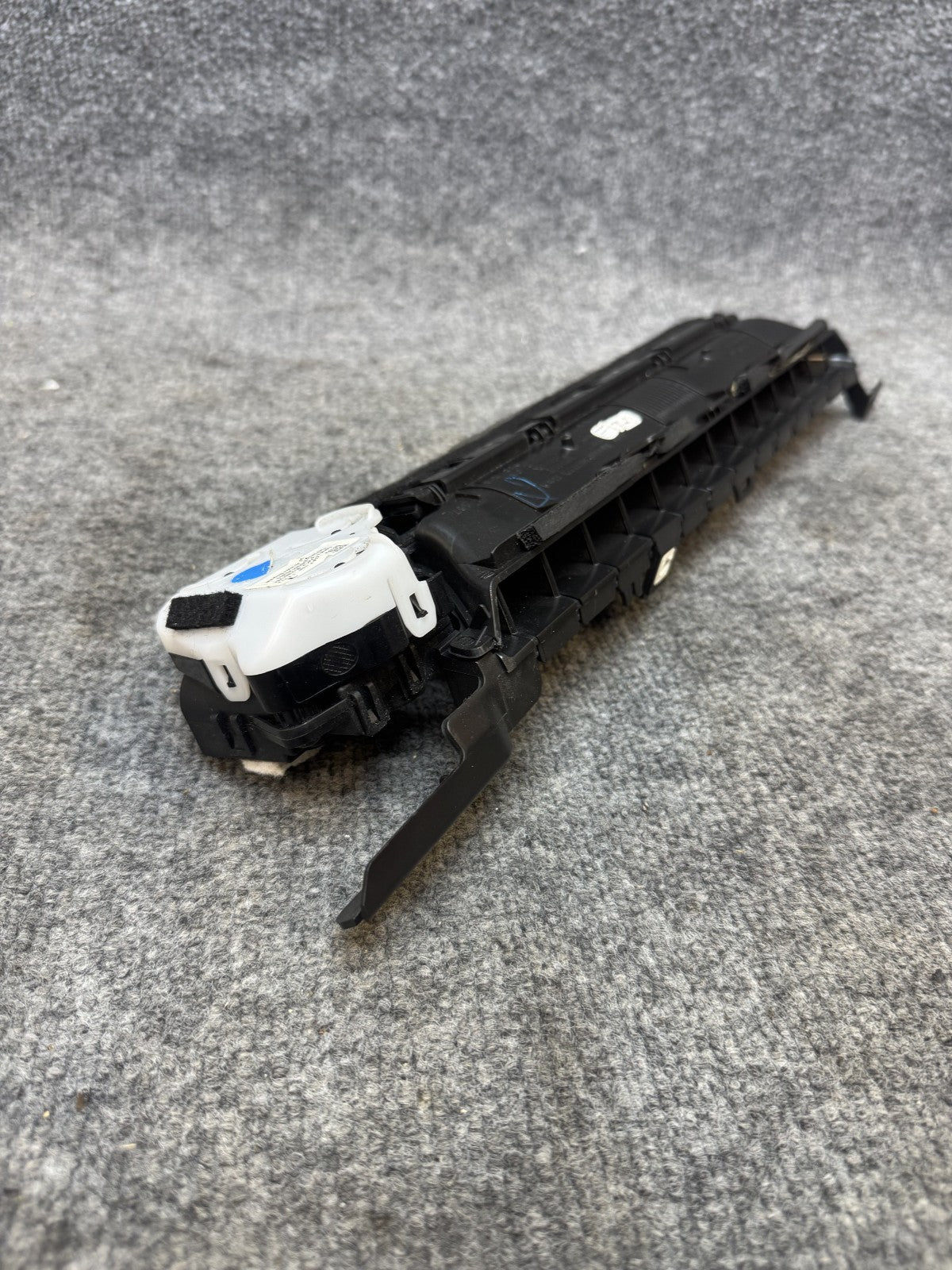 2017 – 2023 TESLA MODEL 3 RIGHT DASH HEATER LOWER AIR VENT GRILLE OEM 108332500F