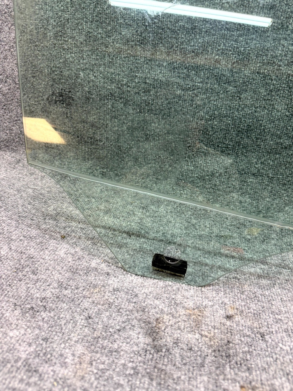 2020 - 2024 TESLA MODEL Y FRONT RIGHT SIDE DOOR WINDOW GLASS OEM, 43R-015011