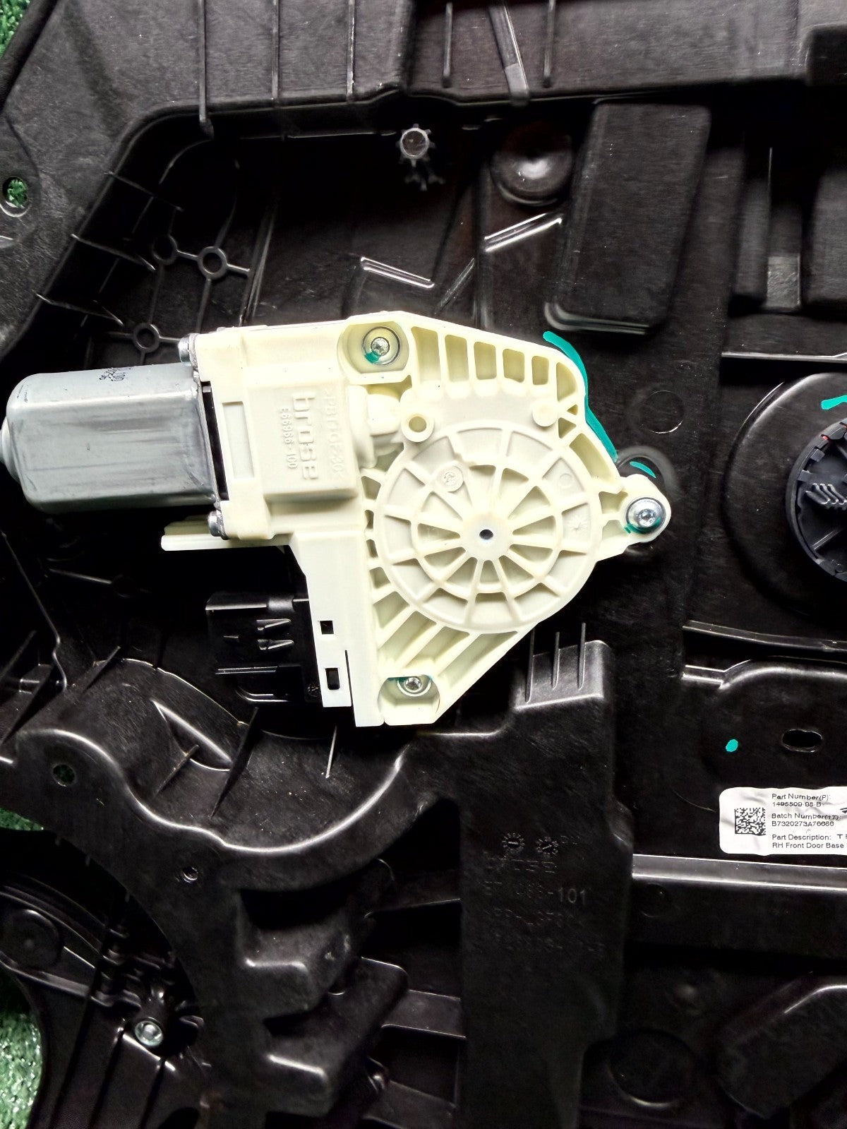 ♦️2020 - 2024 TESLA MODEL Y FRONT RIGHT WINDOW REGULATOR MOTOR OEM, 1495509-98-B