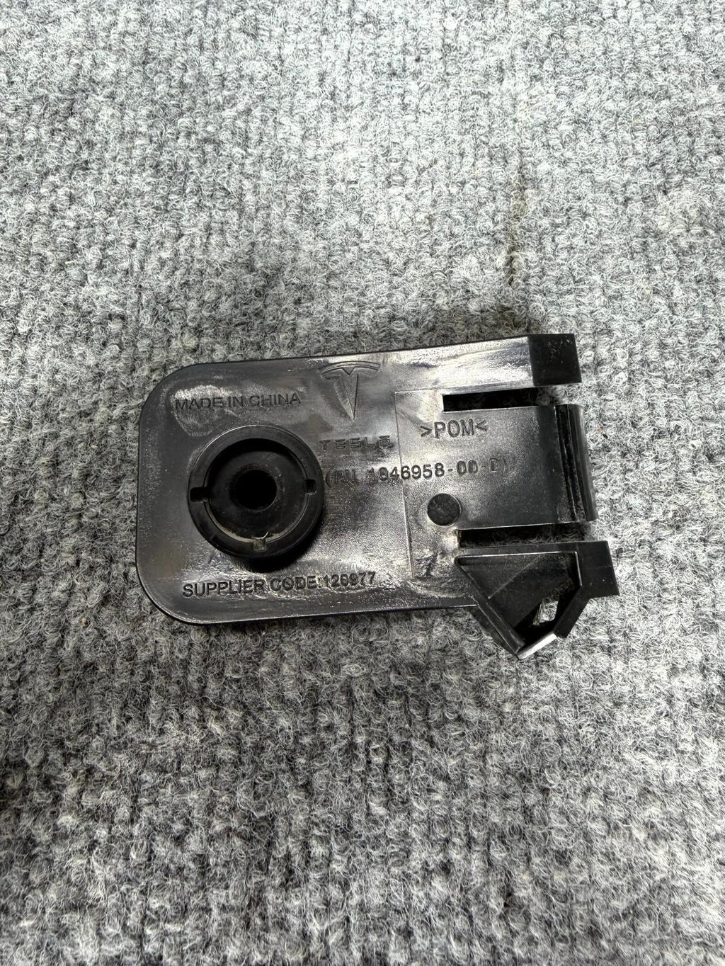 16-20 Tesla Model X Front Left Headlight Outer Support Bracket OEM, 1046958-00-D