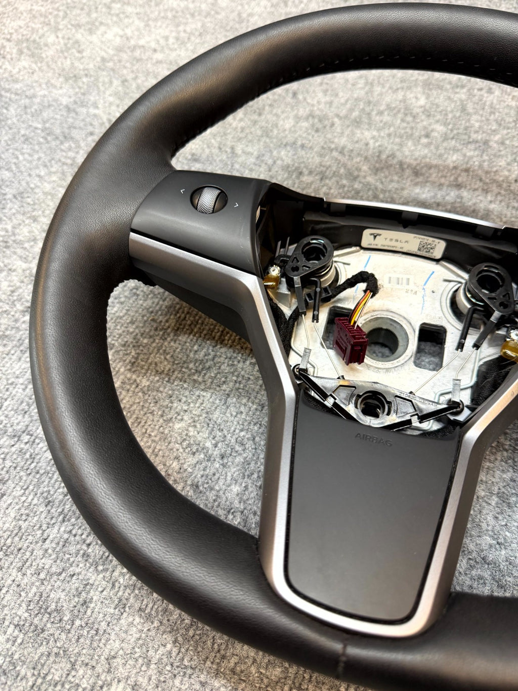 2020 - 2024 TESLA MODEL Y HEATED LEATHER STEERING WHEEL BLACK OEM, 1490214-00-B