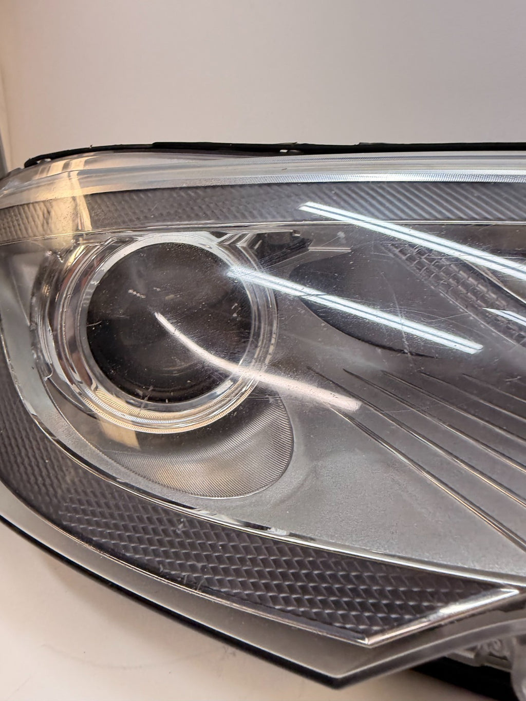 2012-2016 Tesla Model S Front Right Passenger Side Headlight Lamp 6005907-00-D