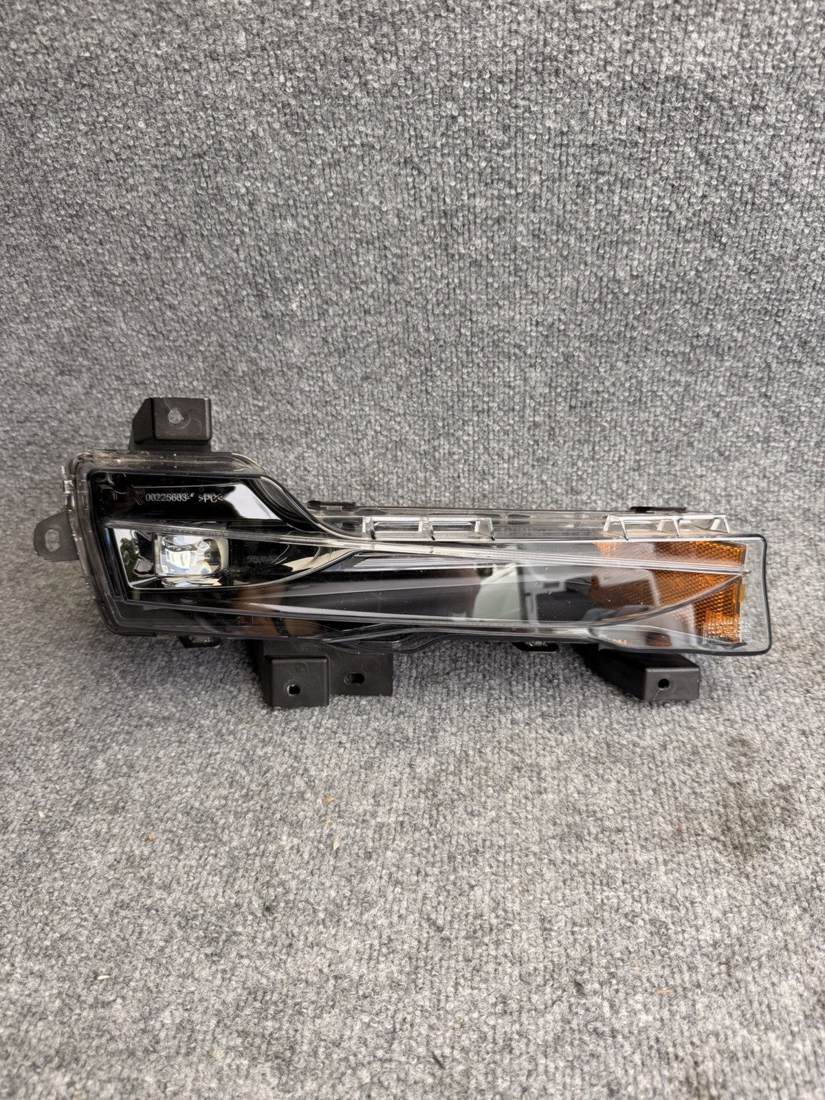 OEM 2021 - 2023 Tesla Model 3 Y Right RH 3 Pin LED Fog Light Lamp 1507931-00-D