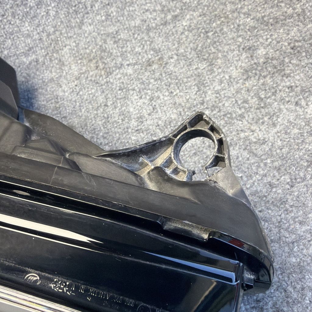 2021-2023 Tesla Model S Plaid Right Passenger Headlight OEM 1563714-95-C