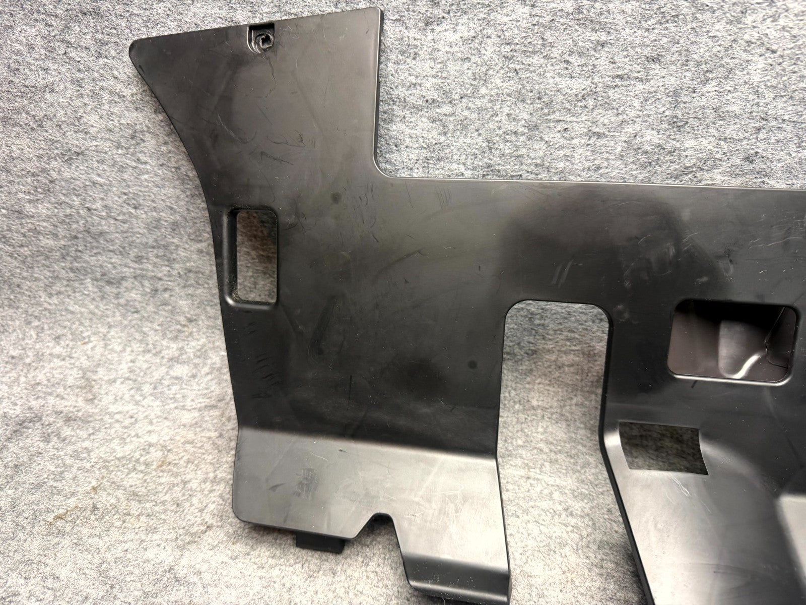 ♦️12-20 TESLA MODEL S FRONT LEFT FOOT WELL AIR DUCT TRIM COVER OEM, 6007446-00-H