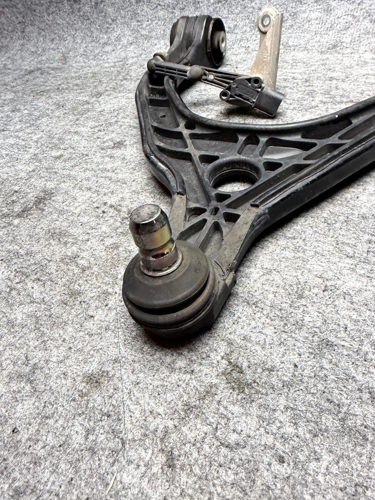 ♦️2016 - 2020 TESLA MODEL X FRONT LEFT SIDE UPPER CONTROL ARM OEM, 1027322-00-D