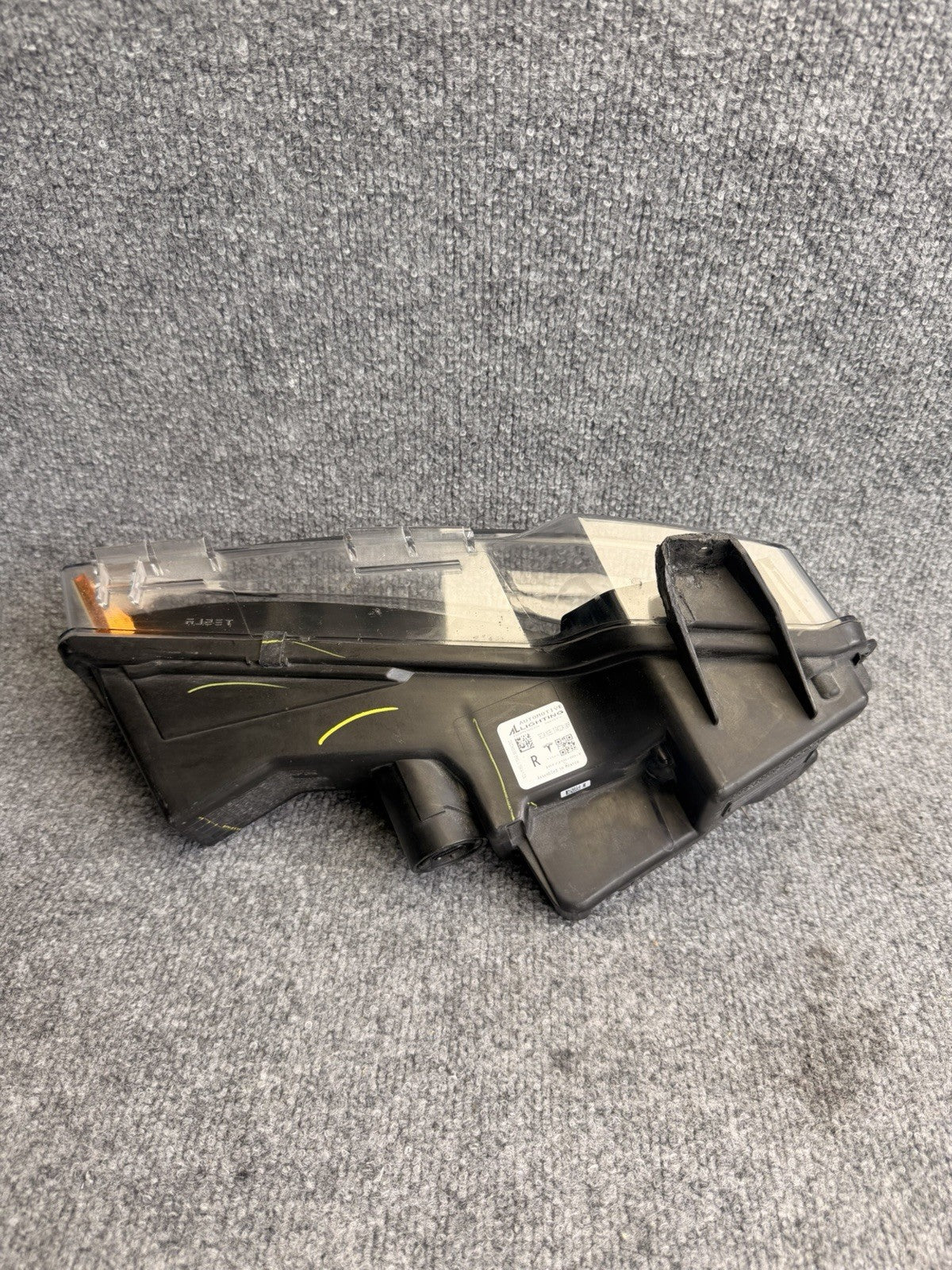 2017-2024 Tesla Model 3 / Y Front Right Hand Fog Light 2 Pin 1077390-00-F OEM