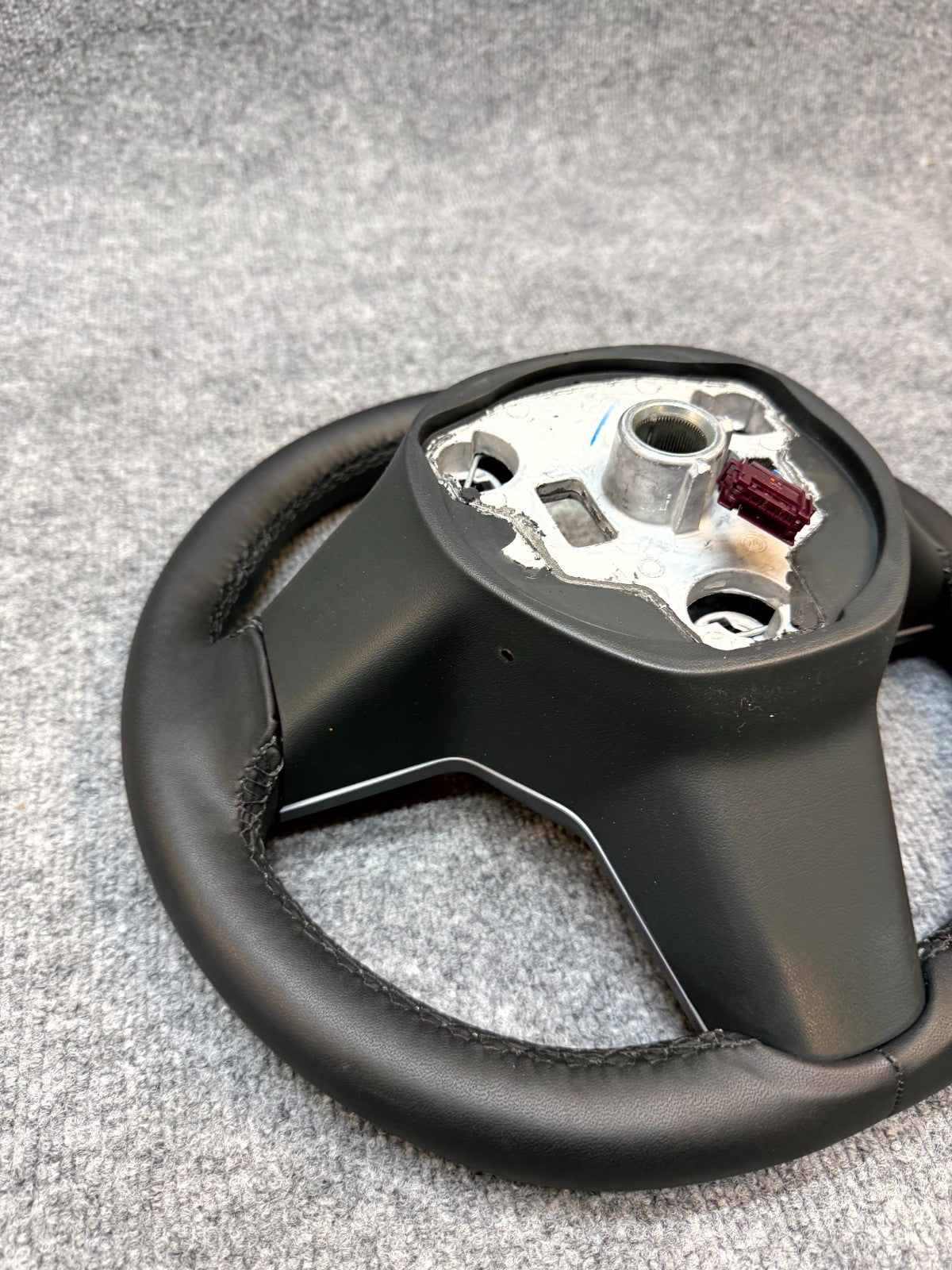 2020 - 2024 TESLA MODEL Y HEATED LEATHER STEERING WHEEL BLACK OEM, 1490214-00-B