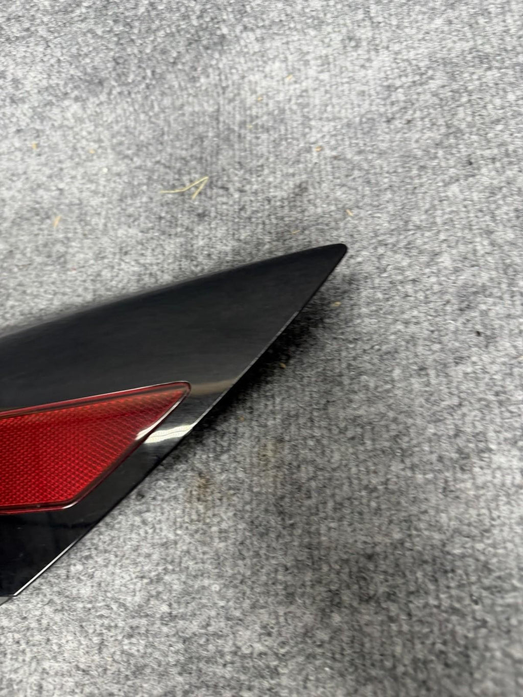 ♦️2017-2023 TESLA MODEL 3 REAR RIGHT LIGHT LAMP REFLECTOR TRIM OEM, 1100781-99-D