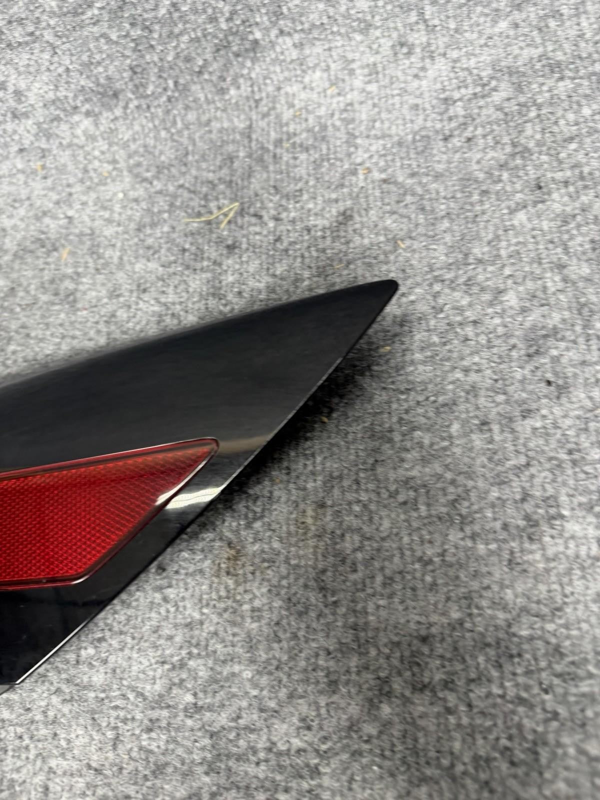 ♦️2017-2023 TESLA MODEL 3 REAR RIGHT LIGHT LAMP REFLECTOR TRIM OEM, 1100781-99-D
