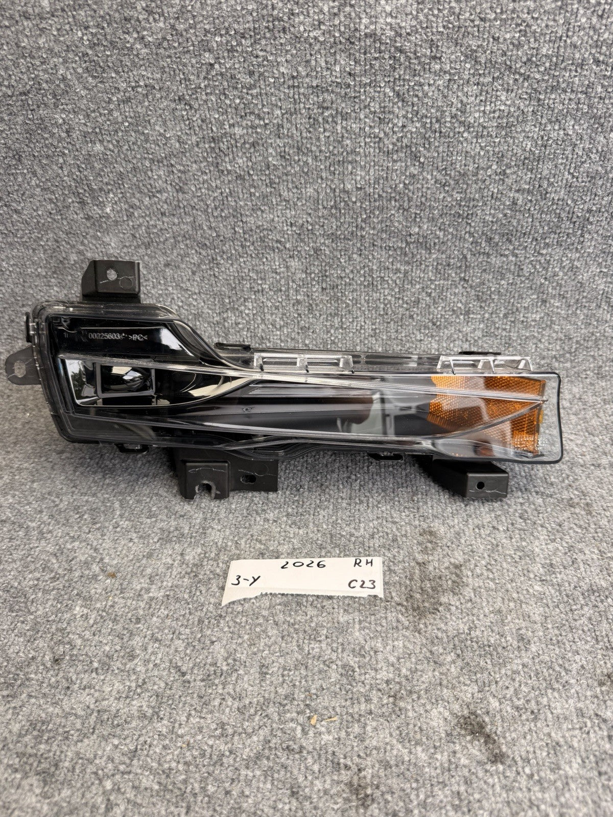 2017-2024 Tesla Model 3 Y Front Right Hand 2-Pin Fog Light 1507929-00-D OEM