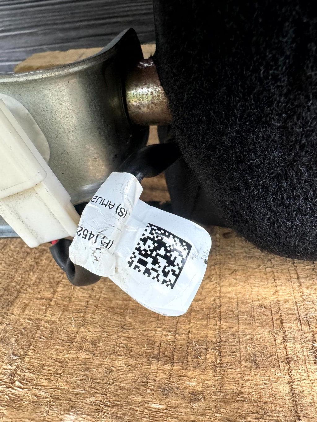 2020-2024 TESLA MODEL 3 REAR RIGHT UPPER 2ND ROW SEAT CUSHION OEM, 1452806-00-C