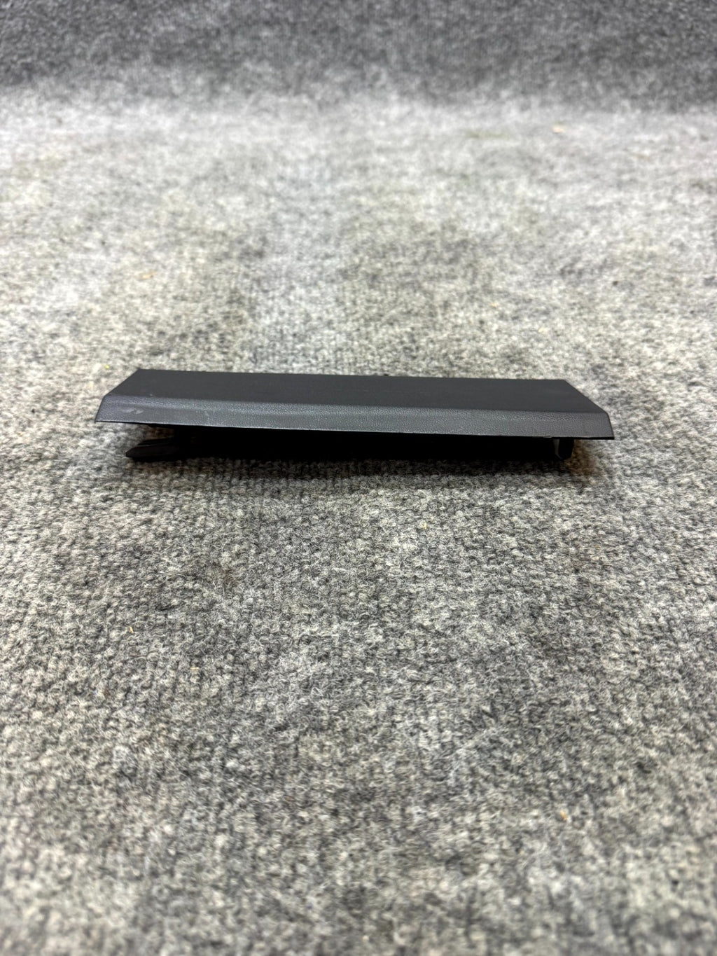 2017–2023 TESLA MODEL 3 FRONT RIGHT MIDDLE A‑PILLAR TRIM COVER OEM, 1086306-80-E