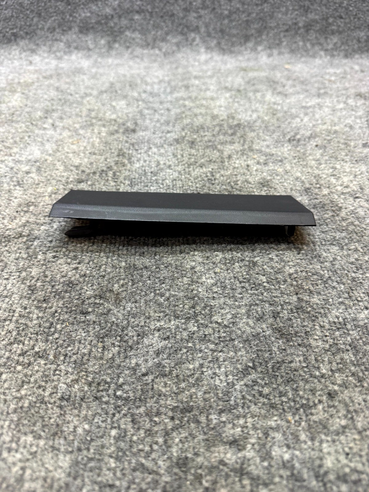 2017–2023 TESLA MODEL 3 FRONT RIGHT MIDDLE A‑PILLAR TRIM COVER OEM, 1086306-80-E