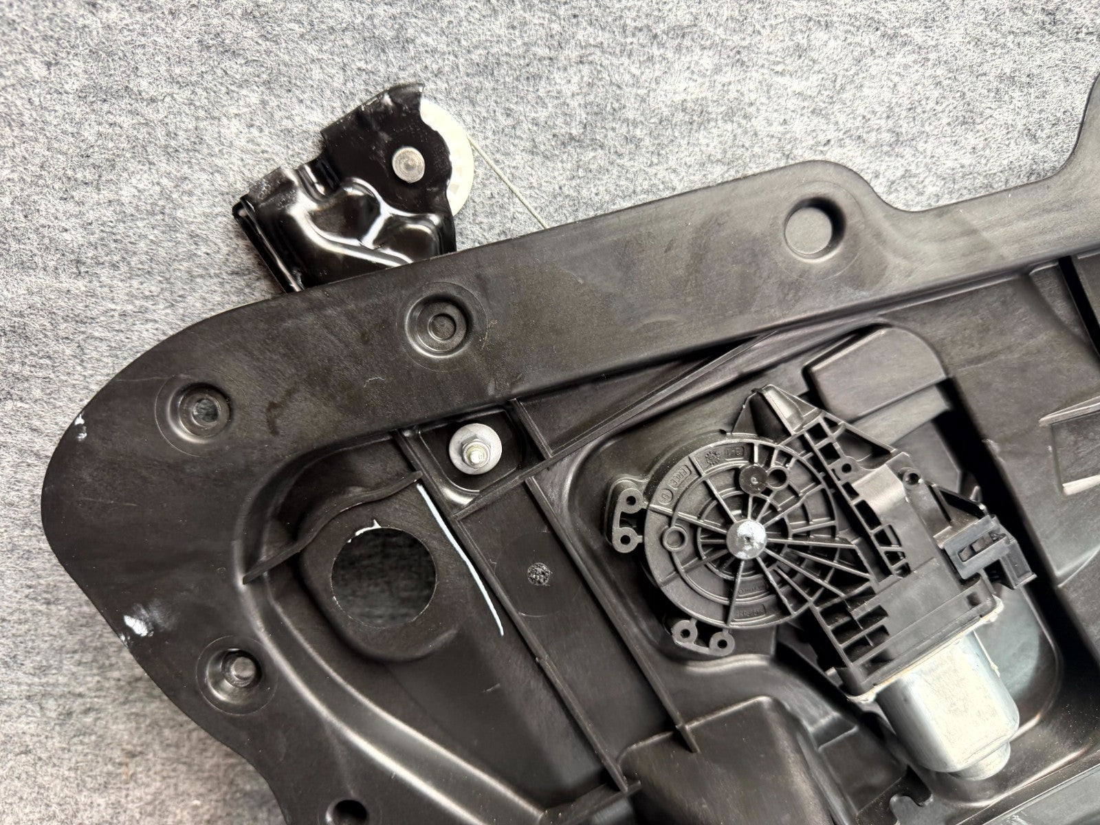 ♦️17–23 TESLA MODEL 3 REAR LEFT DOOR WINDOW REGULATOR W/ MOTOR OEM, 1096622-00-K