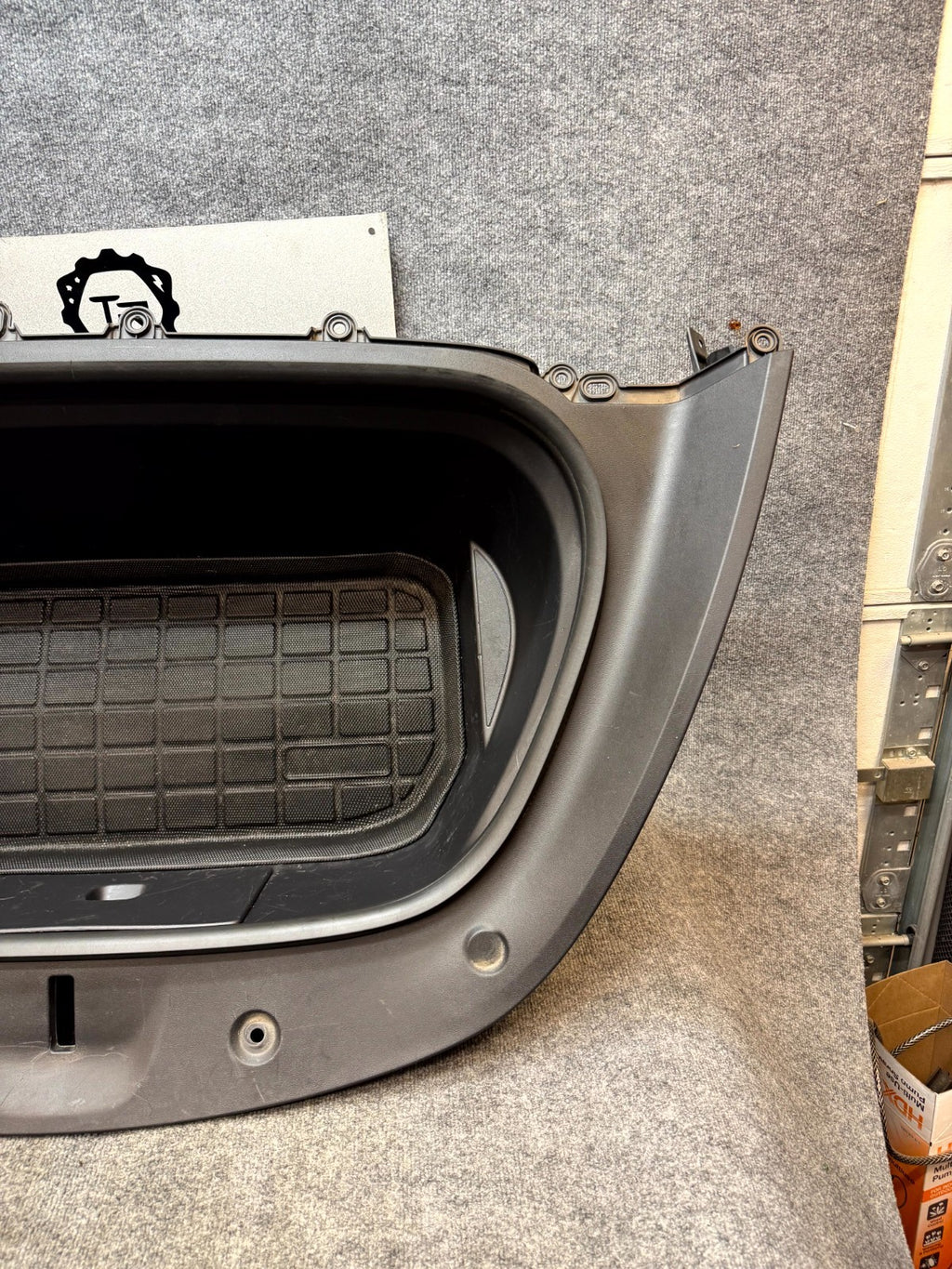 2020-2024 TESLA MODEL Y FRONT FRUNK TRUNK COMPARTMENT STORAGE BOX OEM 149260600C