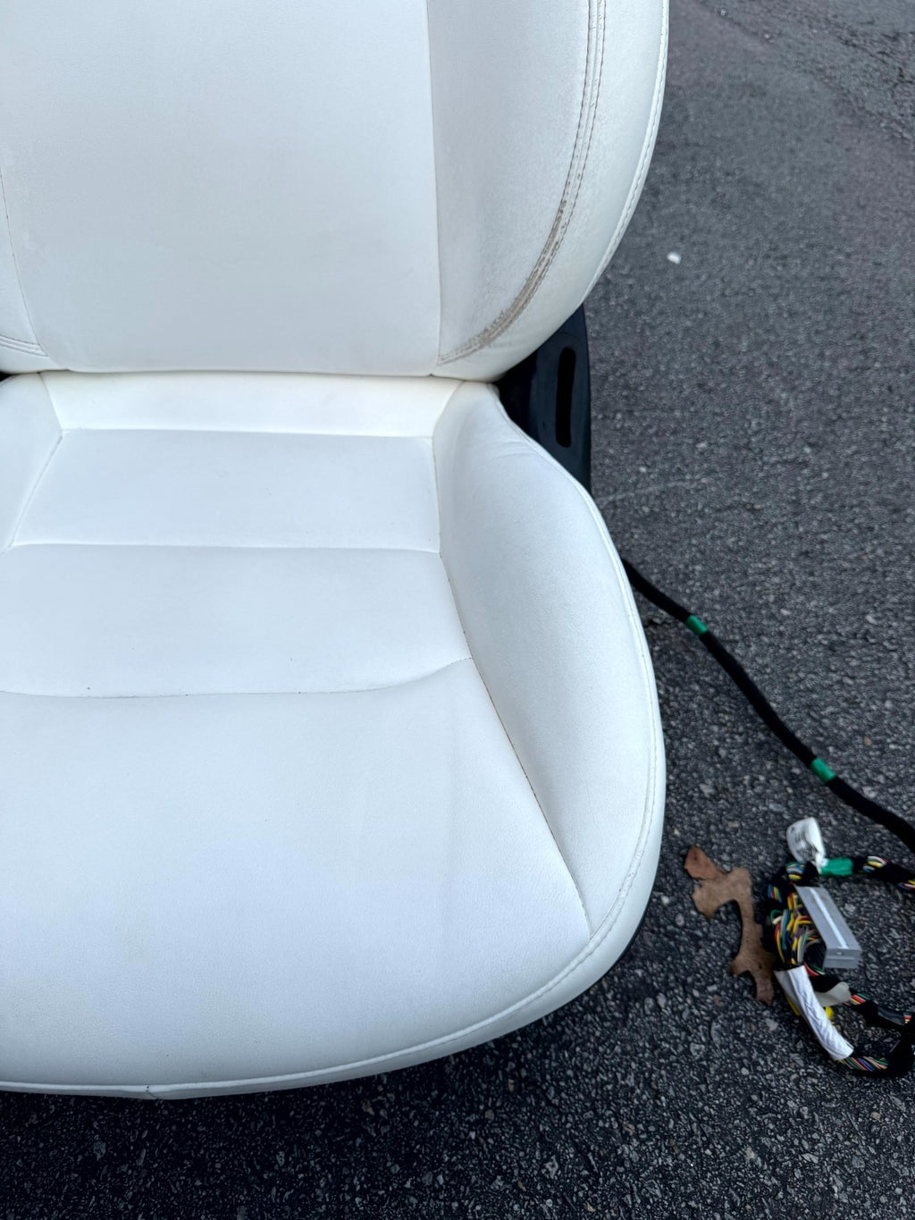 2017 - 2023 TESLA MODEL 3 FRONT LEFT DRIVER SIDE FULL SEAT W/ HEADREST OEM