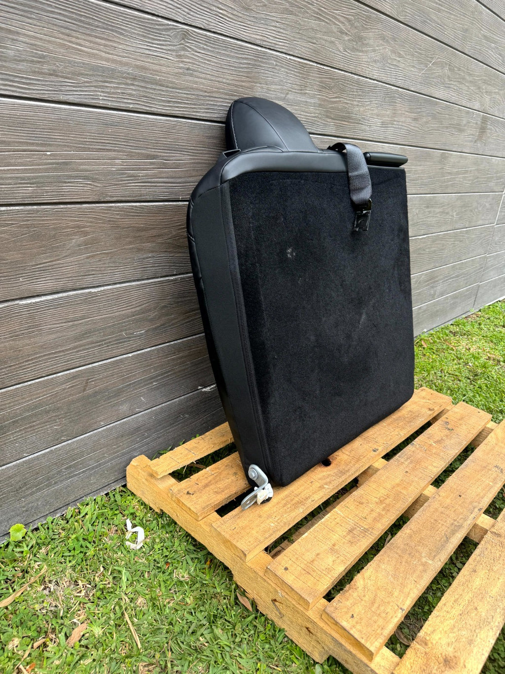 2020-2024 TESLA MODEL 3 REAR RIGHT UPPER 2ND ROW SEAT CUSHION OEM, 1452806-00-C