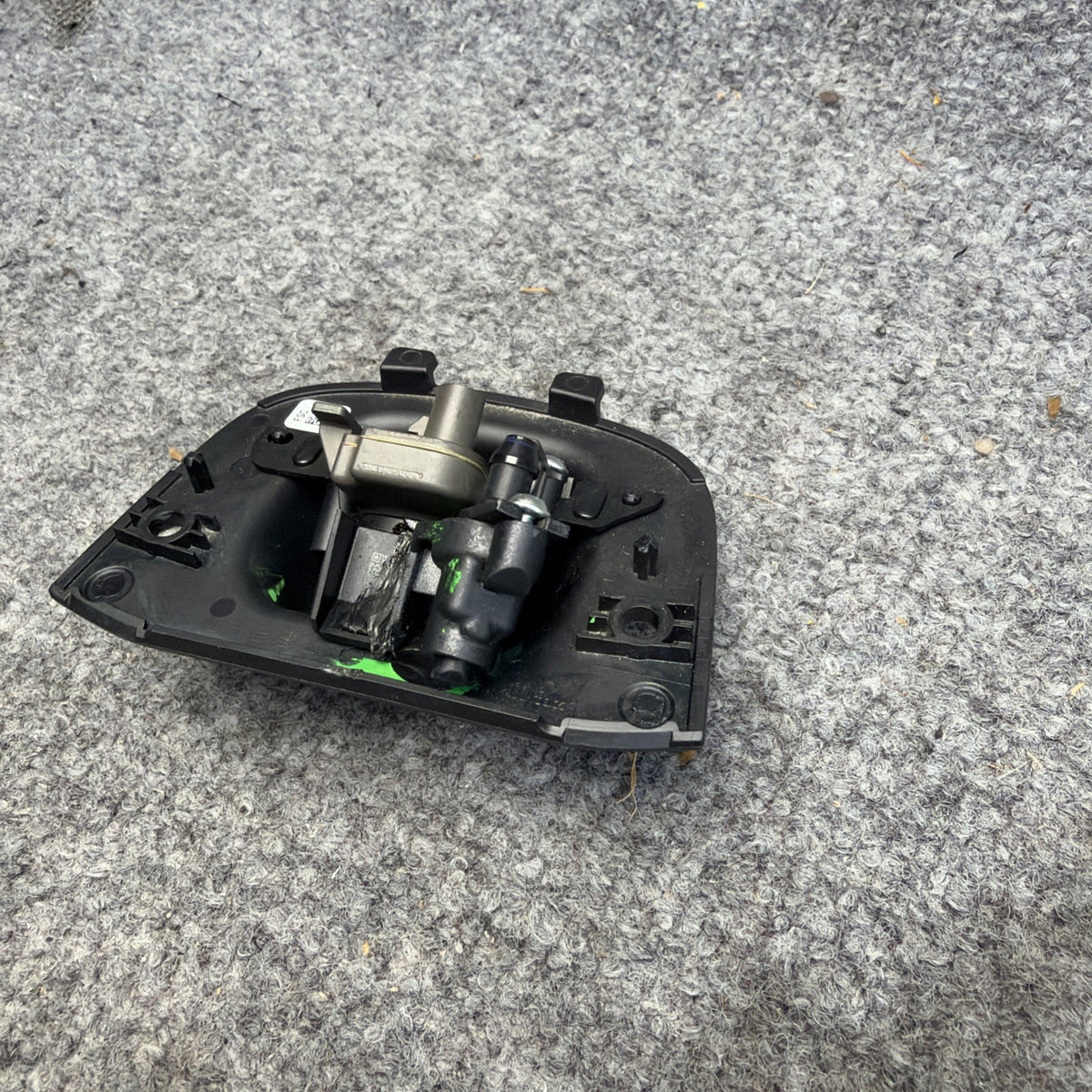 NEW OEM Tesla Model Y Juniper CAMERA FRONT BUMPER FASCIA ASSEMBLY 1972134-00-F