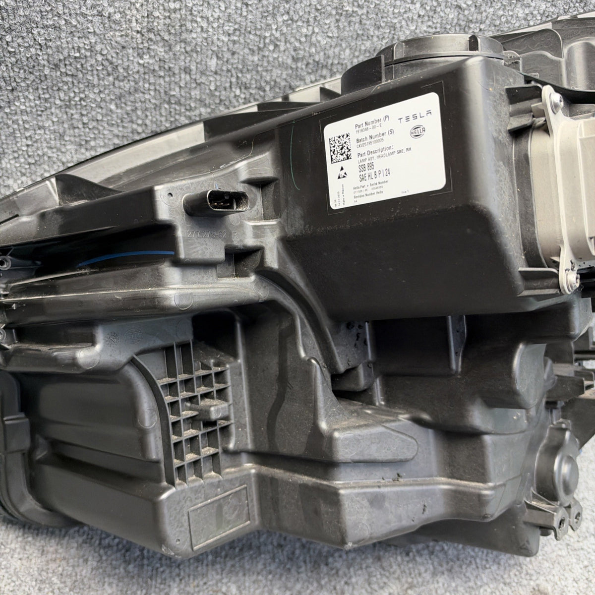 2025-2026 Tesla Model Y Juniper OEM RH Headlight 1918348-00-E