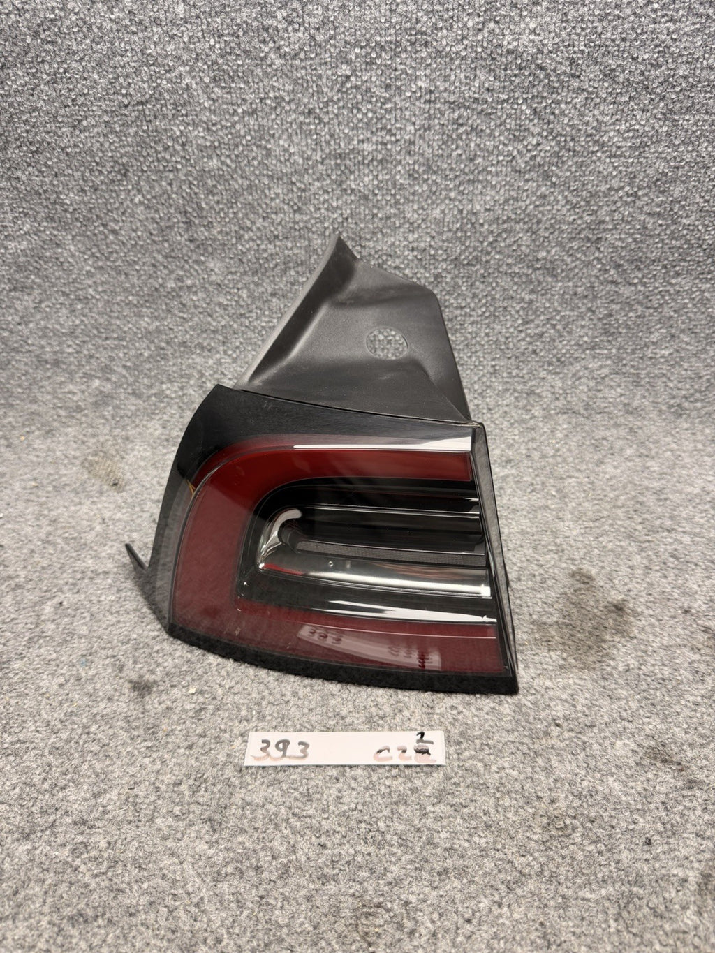 2020 - 2024 TESLA MODEL Y REAR LEFT DRIVER OUTER TAIL LIGHT OEM 1502086-00-D