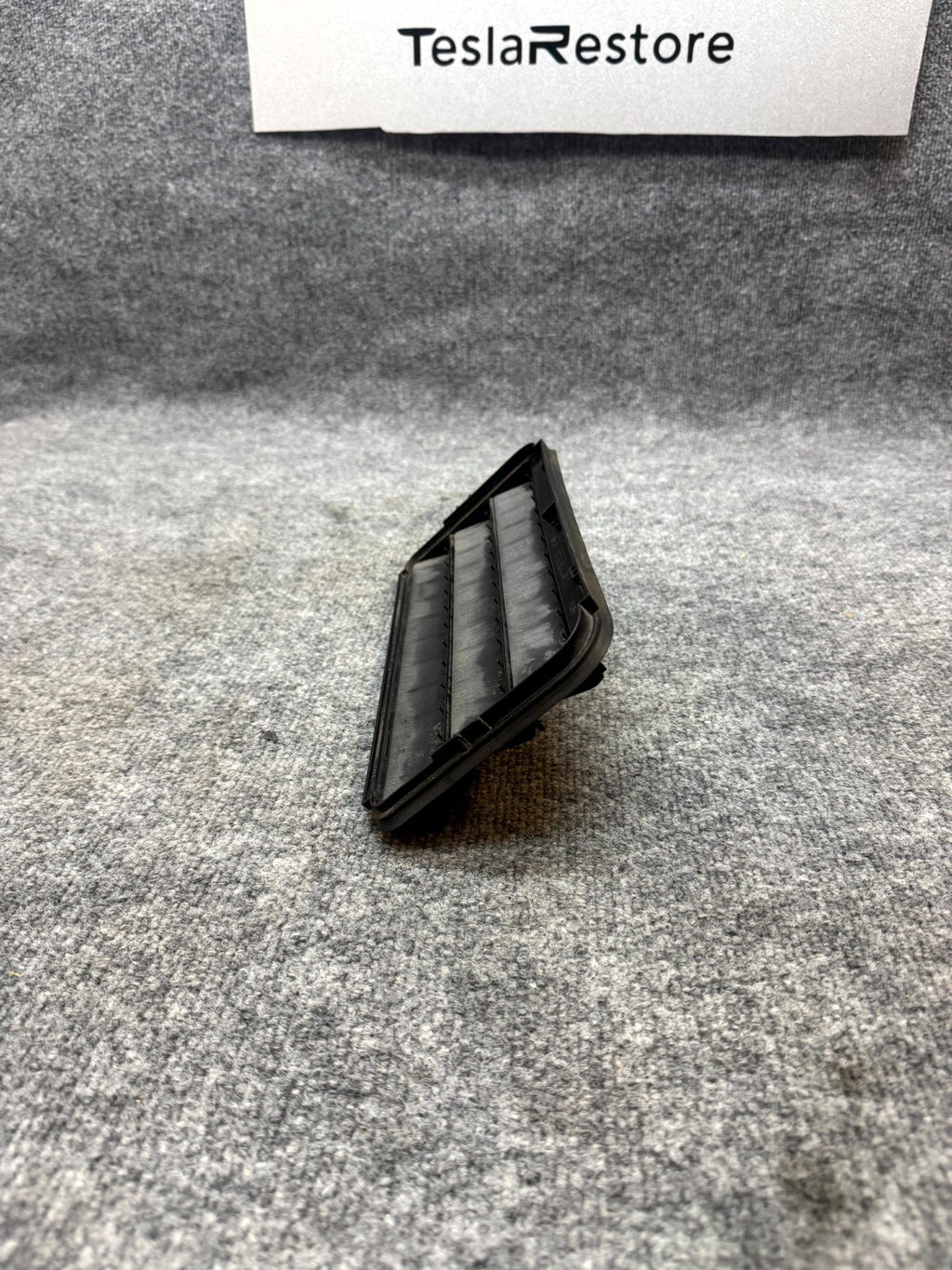 2017-2023 TESLA MODEL 3 REAR RH/LH SIDE QUARTER AIR VENT GRILLE OEM,1098751-00-C