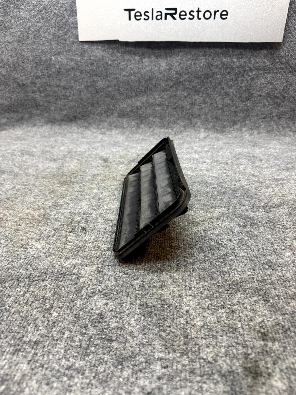 2017-2023 TESLA MODEL 3 REAR RH/LH SIDE QUARTER AIR VENT GRILLE OEM,1098751-00-C