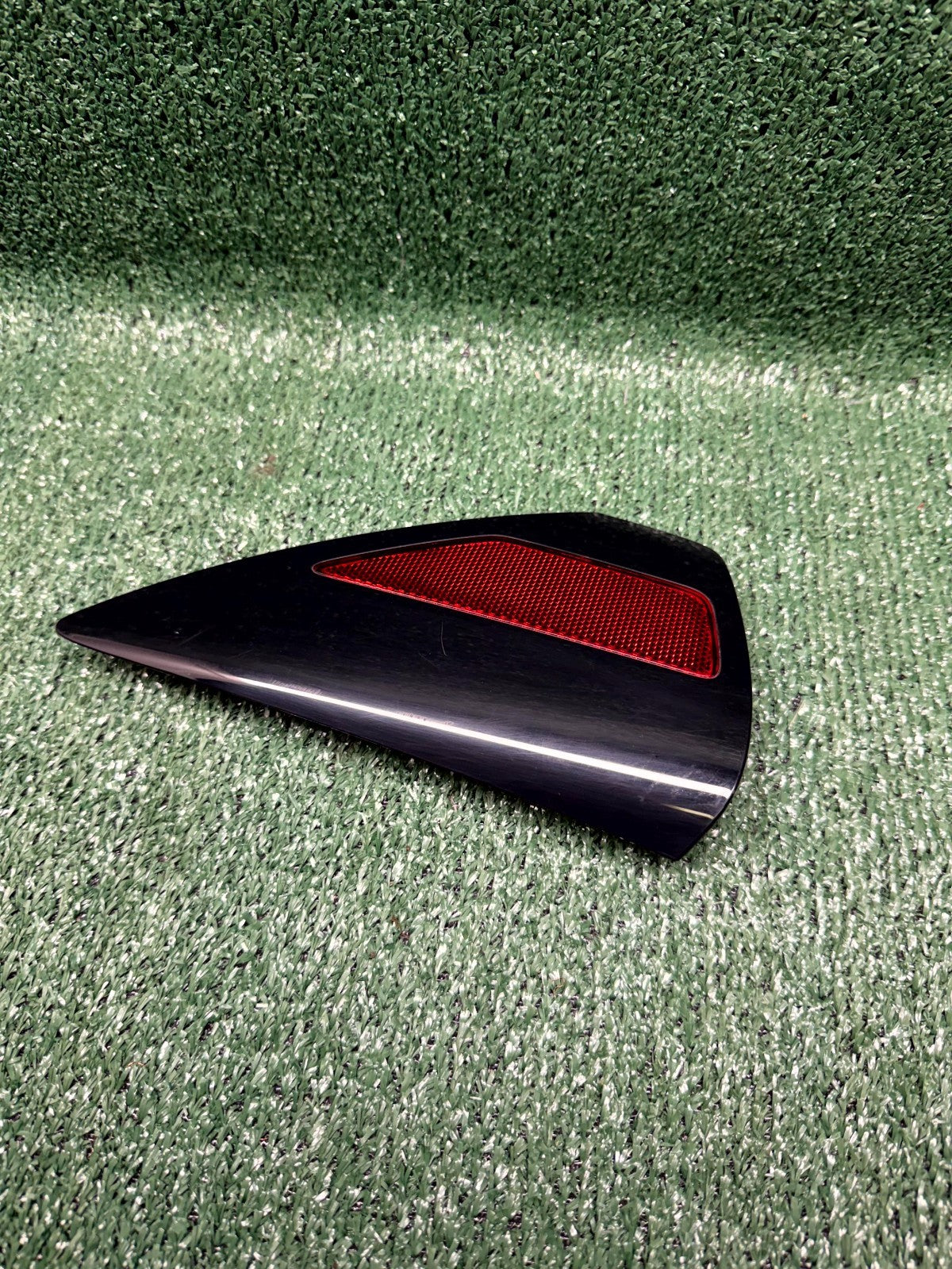 ♦️20-23 TESLA MODEL Y/3 RIGHT TAIL LIGHT  REFLECTOR COVER TRIM OEM, 1100781-99-D