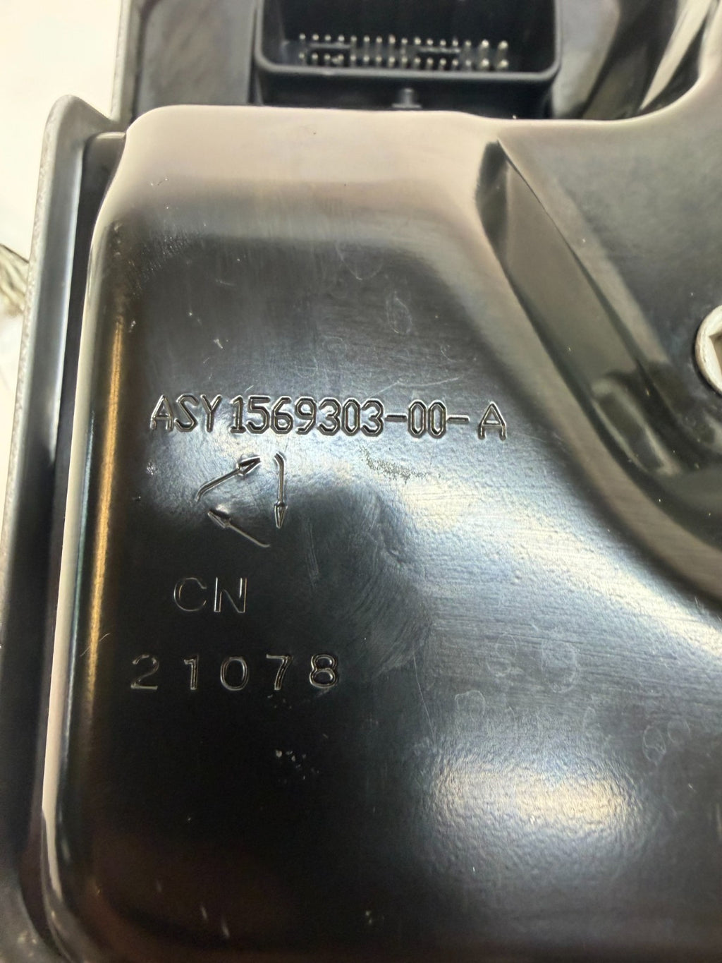 2017-23 Tesla Model 3 Front Body Comfort Control Module Shield Unit 1569303-00-A