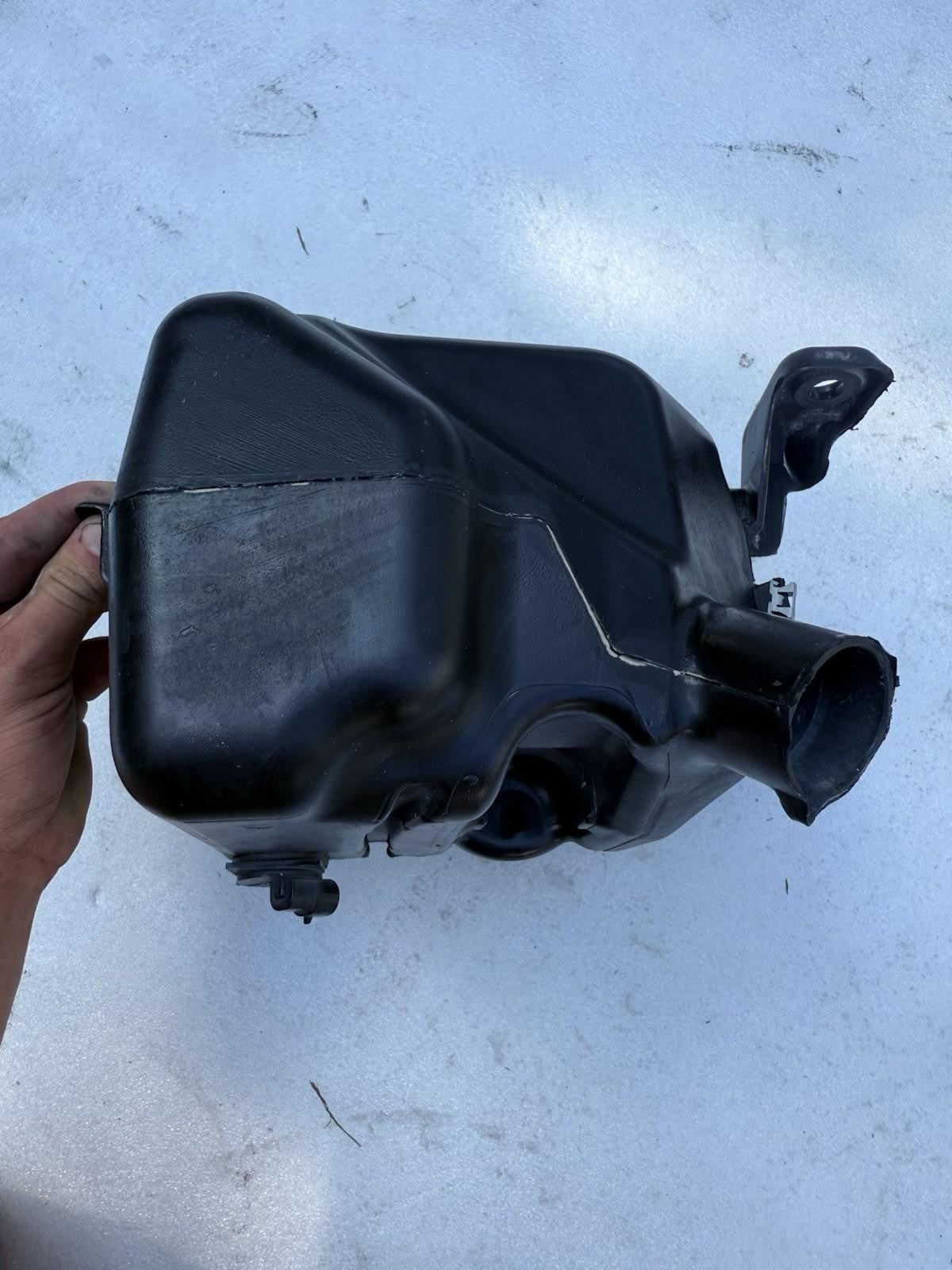 ♦️16-20 TESLA MODEL X WINDSHIELD WASHER FLUID RESERVOIR TANK OEM, 1056767-00-C