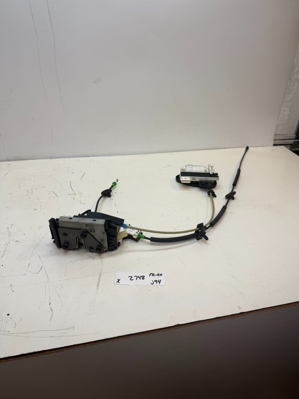 2016-2020 TESLA MODEL X FRONT RIGHT DOOR LOCK LATCH OEM 1126200-00-B