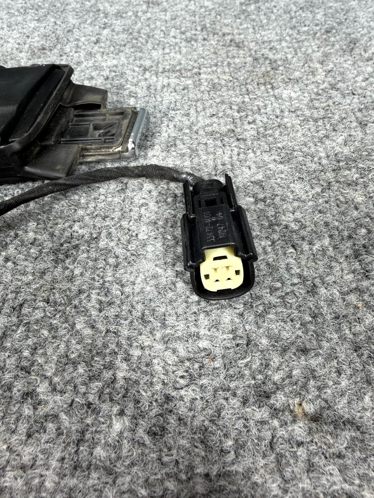 16-20 Tesla Model X Front Right Side Exterior Door Handle OEM, 1035419-00-E