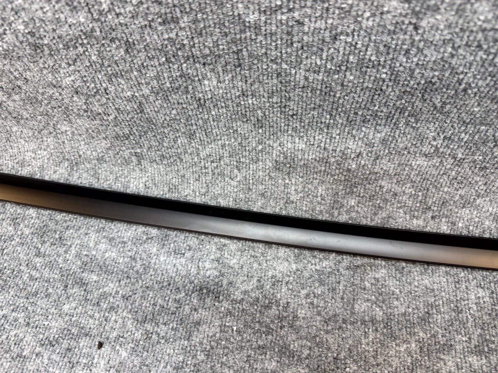 2020-2024 TESLA MODEL Y DOOR WINDOW OUTER BELT MOLDING SEAL OEM, 1495712-00-C