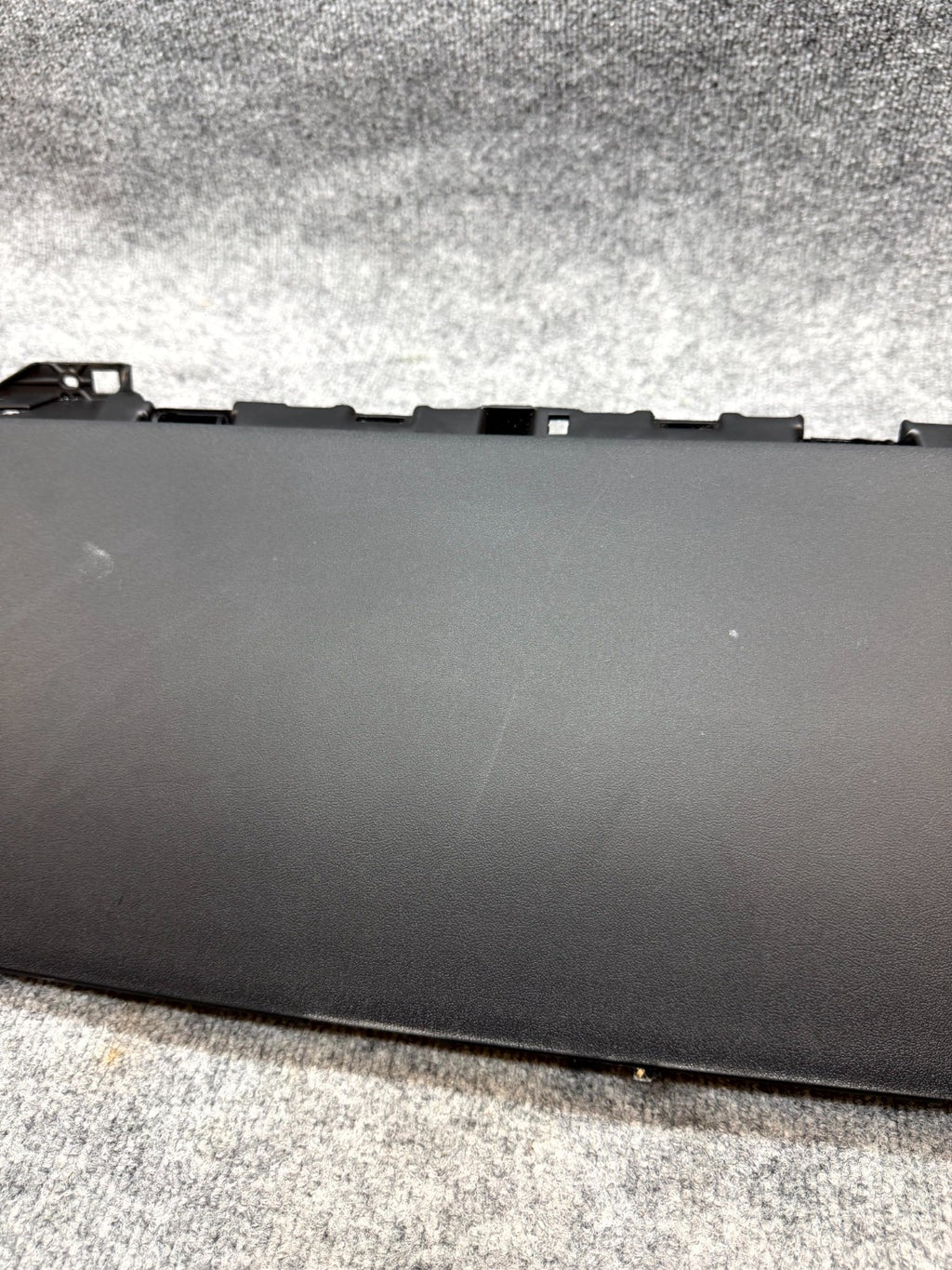 2020 - 2024 TESLA MODEL Y DASH GLOVE BOX COMPARTMENT STORAGE OEM, 1083331-00-A