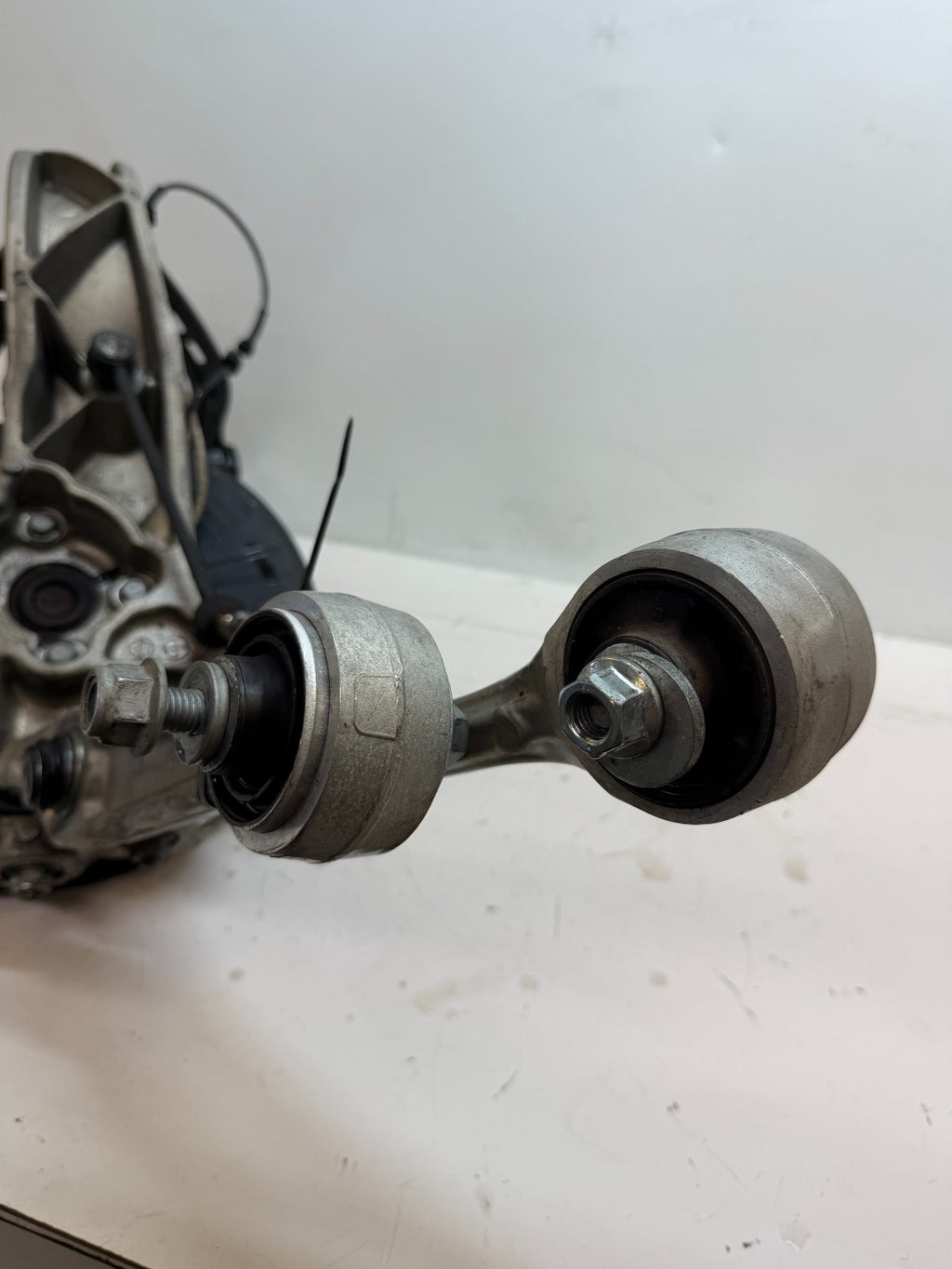 2016-2020 Tesla Model S Front Left Knee Suspension Assembly OEM 1030605-00-D